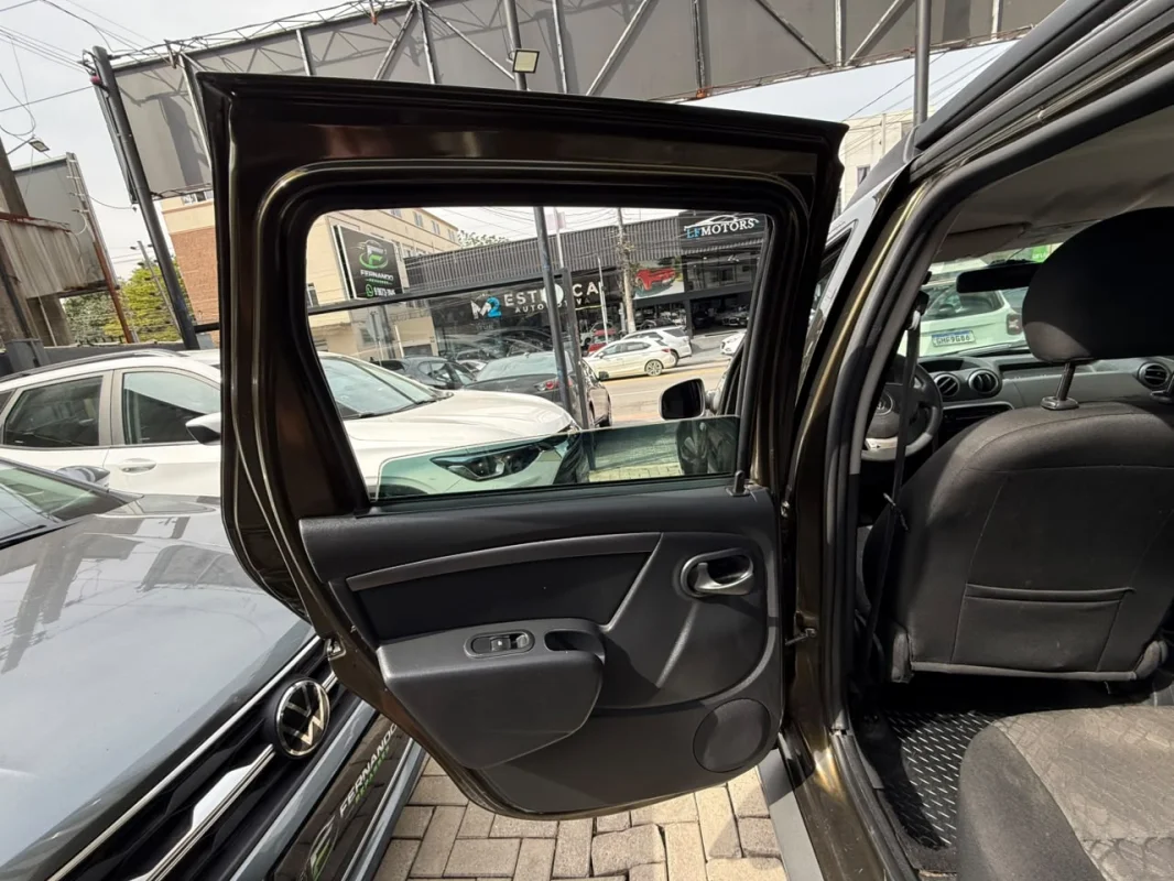 Duster expression 1.6 Completo Manual 2015 - foto 12