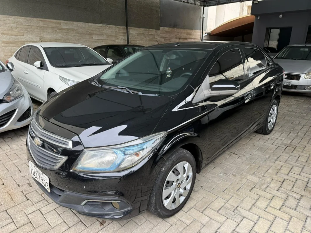 Prisma LT 1.4 Completo Manual 2014 - foto 4