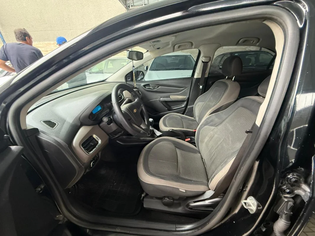 Prisma LT 1.4 Completo Manual 2014 - foto 9