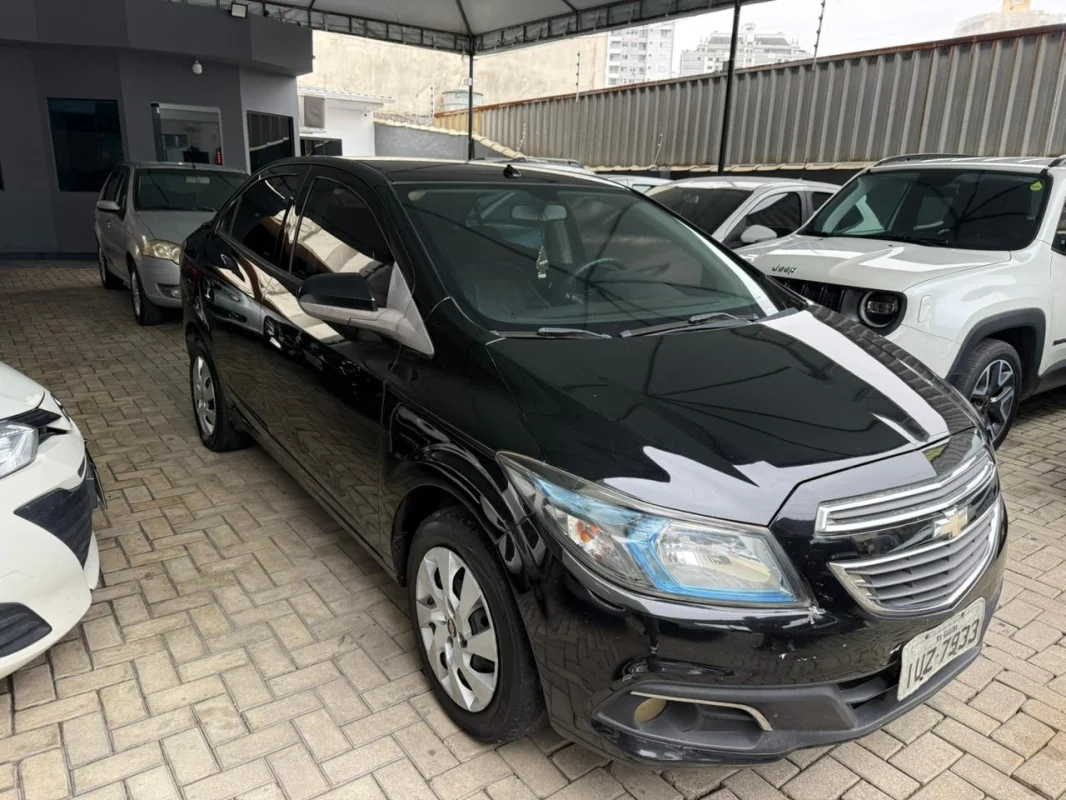 Prisma LT 1.4 Completo Manual 2014 - foto 1