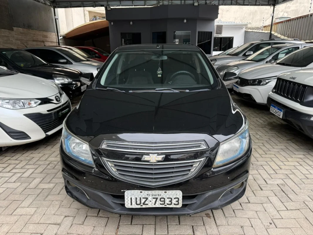 Prisma LT 1.4 Completo Manual 2014 - foto 2