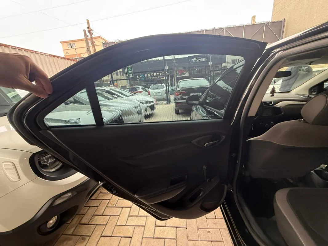 Prisma LT 1.4 Completo Manual 2014 - foto 12