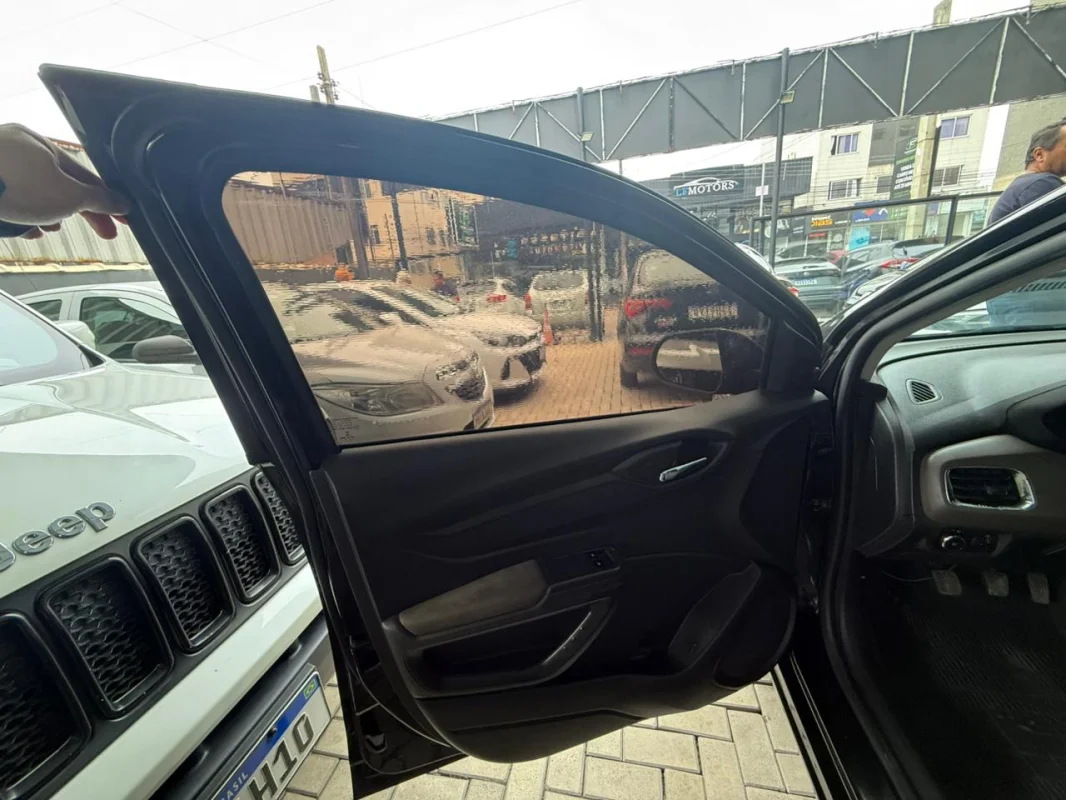 Prisma LT 1.4 Completo Manual 2014 - foto 11