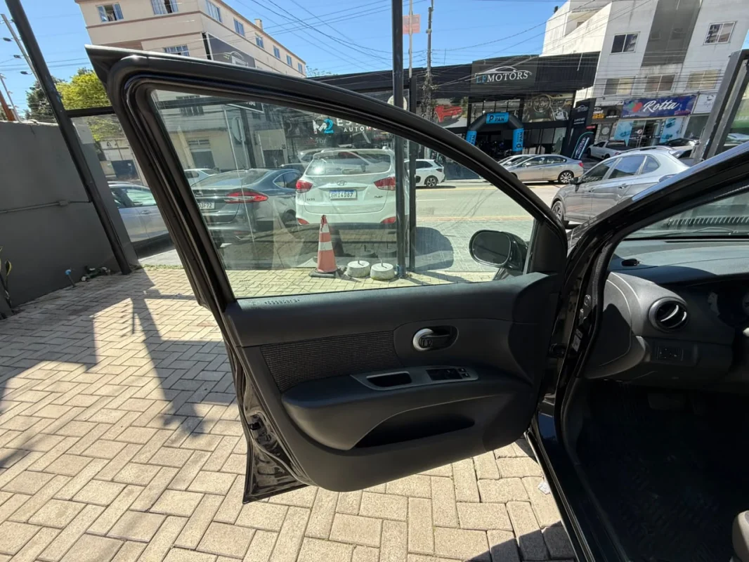 Livina S 1.8 Completo AUTOMÁTICO 2014 - foto 11