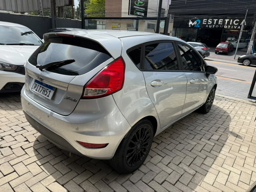 Fiesta SE 1.6 Completo MANUAL 2017 - foto 3