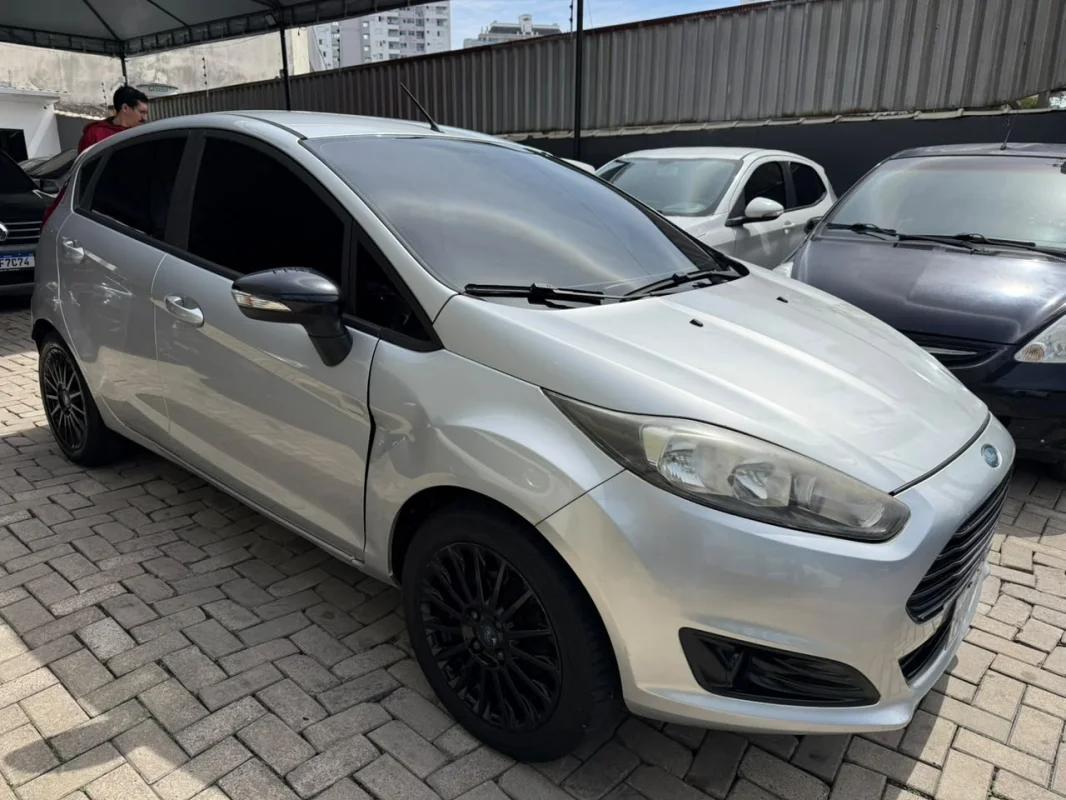 Fiesta SE 1.6 Completo MANUAL 2017 - foto 1