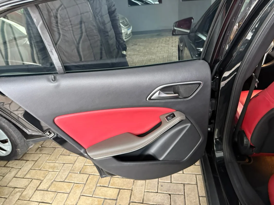 Mercedes GLA 200 1.6 aut 2015 - foto 12
