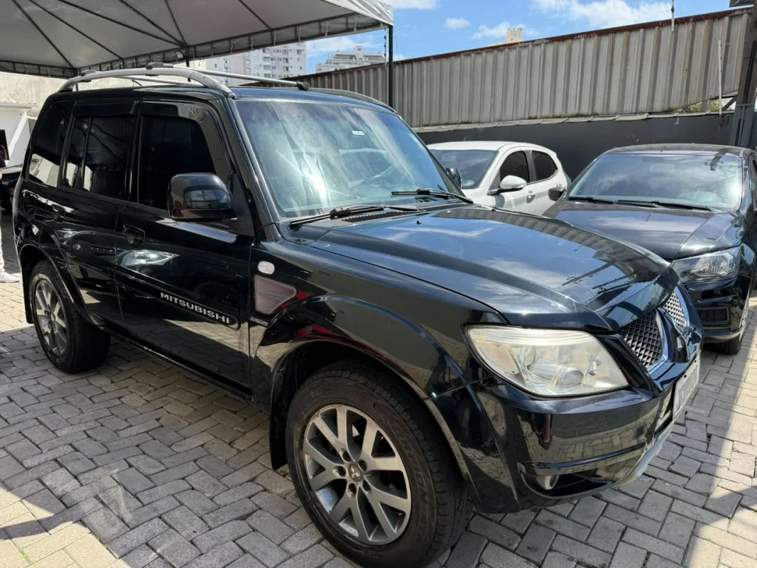 Pajero TR4 2.0 4X2 Completo AUTOMÁTICO 2014 - foto 1